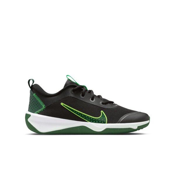 Nike Omni Multi-Court Hallenschuh Kinder - schwarz/grün