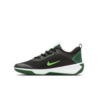 Nike Omni Multi-Court Hallenschuh Kinder - schwarz/grün