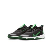 Nike Omni Multi-Court Hallenschuh Kinder - schwarz/grün