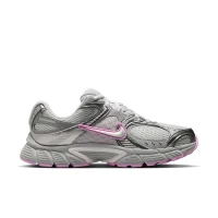 Nike V5 RNR Sneaker Damen - silber/pink