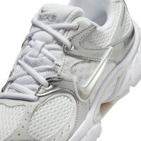 Nike V5 RNR Sneaker Damen - silber/weiß