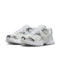 Nike V5 RNR Sneaker Damen - silber/weiß