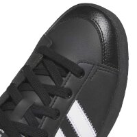 adidas Jump Hook Low Sportschuhe Herren - cblack/ftwwht/cblack