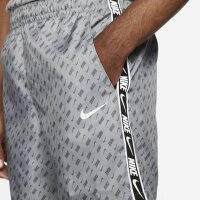 Nike Sportswear Repeat Woven Shorts Herren - grau M