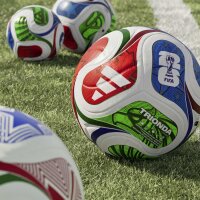 adidas Fifa World Cup 26™ Trionda League Ball - white/team royal blue/solar blue/power red