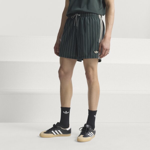 adidas Juventus Turin Terrace Icons Shorts 25/26 Herren - grün/beige