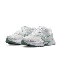 Nike V5 RNR Sneaker Damen - weiß/grün