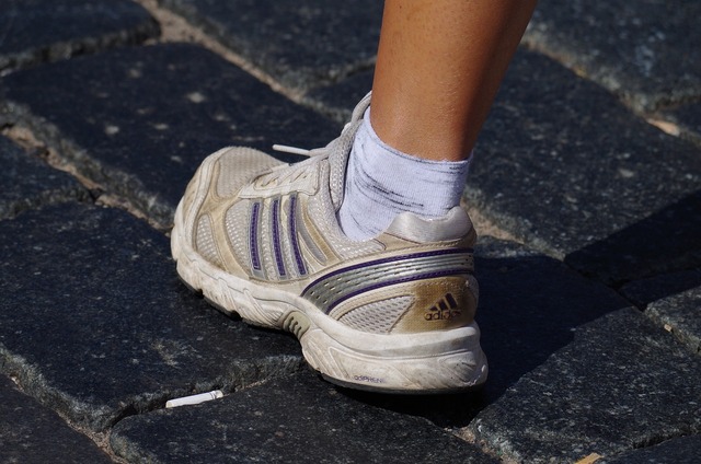 sneaker1.jpg
